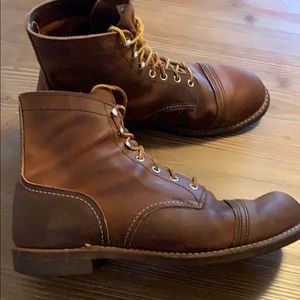 Men’s heritage leather red wing boots